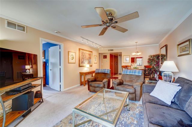9440 Sunrise Lakes Boulevard 312, Sunrise, FL 33322