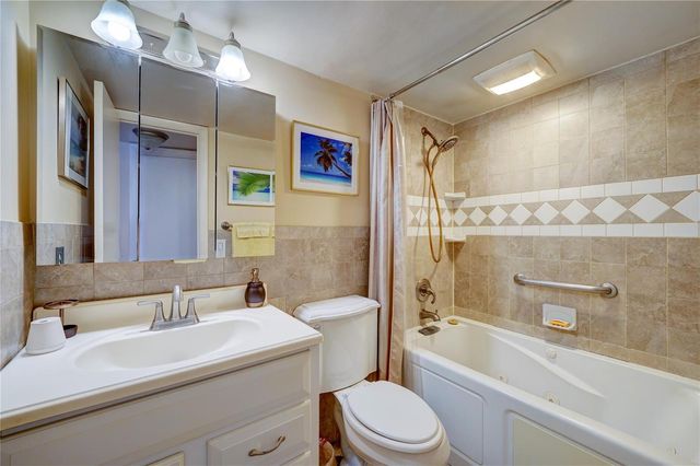 9440 Sunrise Lakes Boulevard 312, Sunrise, FL 33322