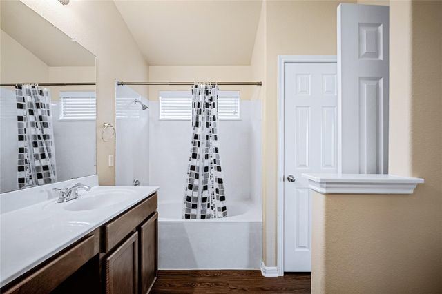 320 Comal RUN, Hutto, TX 78634