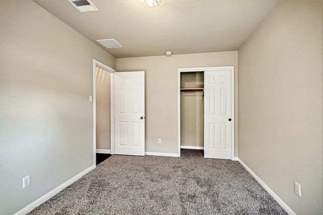 320 Comal RUN, Hutto, TX 78634