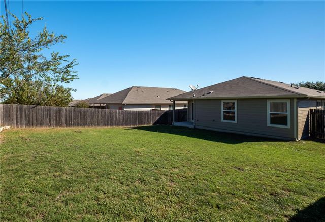 320 Comal RUN, Hutto, TX 78634