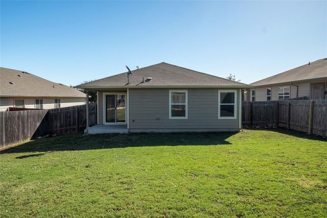 320 Comal RUN, Hutto, TX 78634