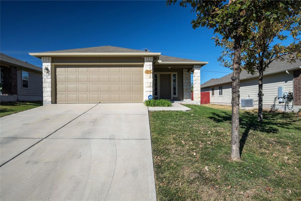 320 Comal RUN, Hutto, TX 78634