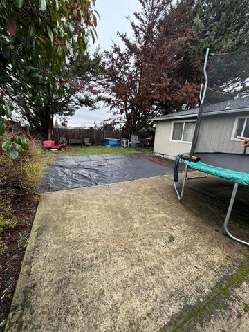 1283 Far West Avenue, Central Point, OR 97502