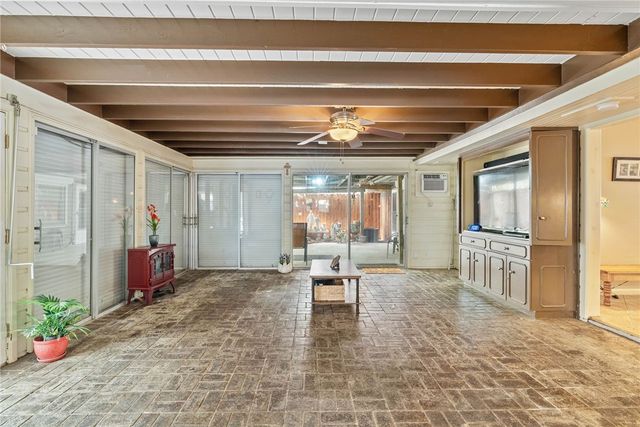 517 Catalina Pl, Corpus Christi, TX 78411
