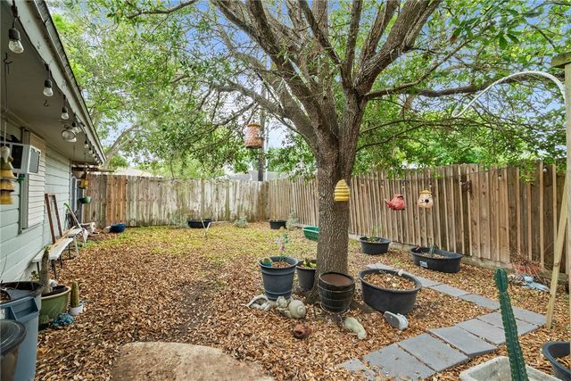 517 Catalina Pl, Corpus Christi, TX 78411