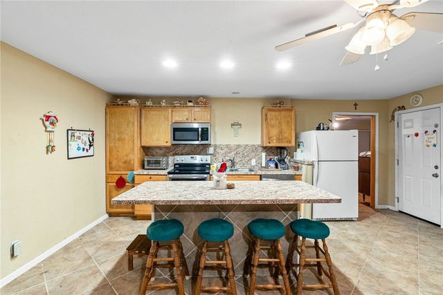 517 Catalina Pl, Corpus Christi, TX 78411