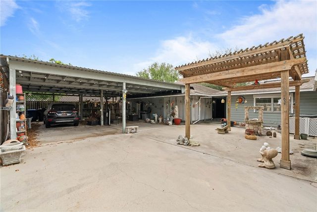 517 Catalina Pl, Corpus Christi, TX 78411