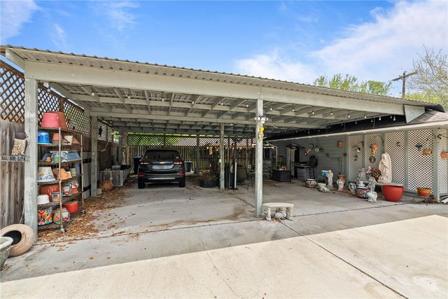 517 Catalina Pl, Corpus Christi, TX 78411