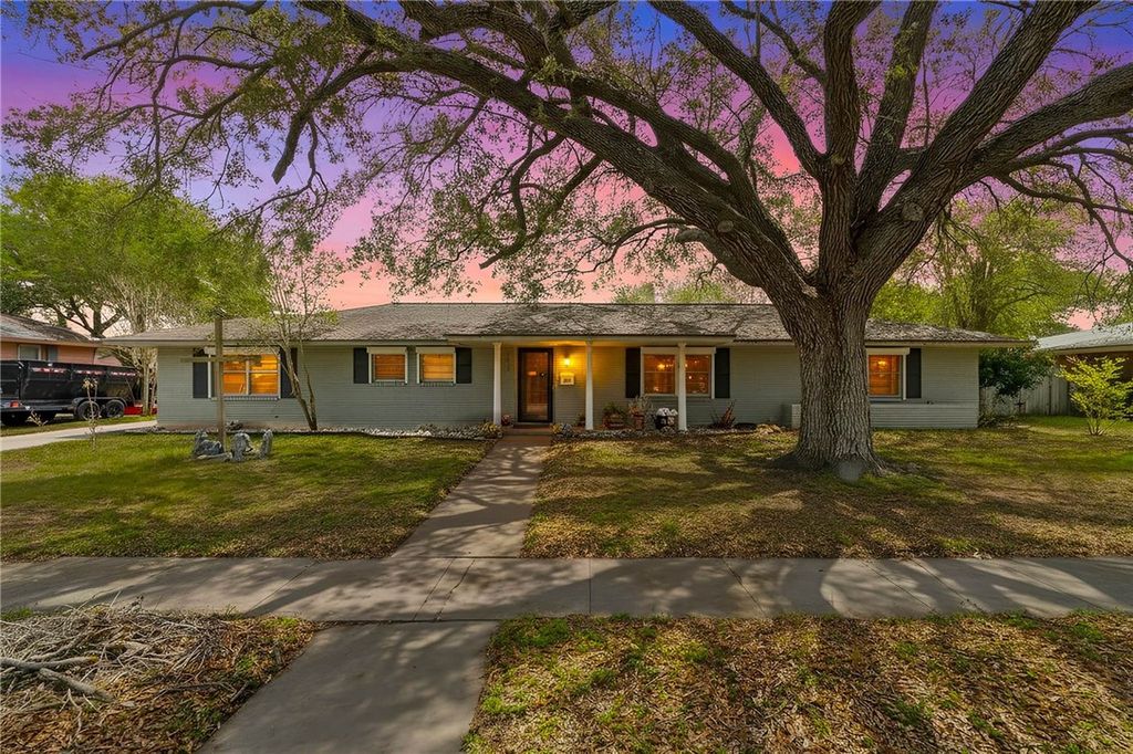 517 Catalina Pl, Corpus Christi, TX 78411