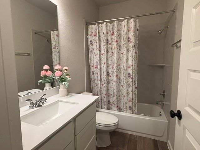 5039 Country Meadows Trail, Iowa Colony, TX 77583