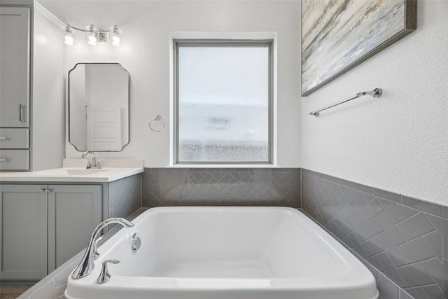 2012 Crescent Street, Fort Worth, TX 76008