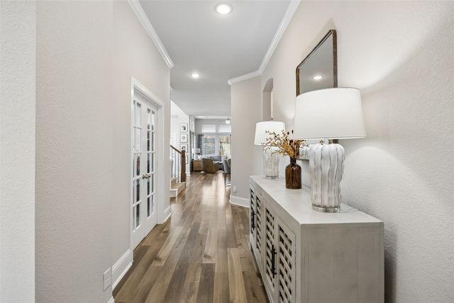 2012 Crescent Street, Fort Worth, TX 76008