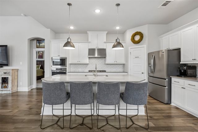 2012 Crescent Street, Fort Worth, TX 76008