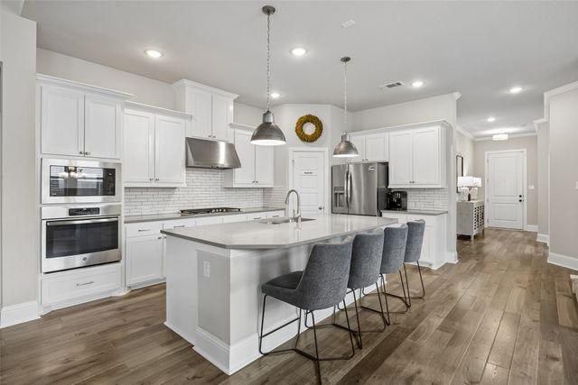 2012 Crescent Street, Fort Worth, TX 76008