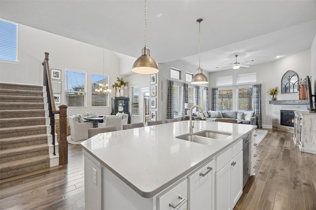 2012 Crescent Street, Fort Worth, TX 76008