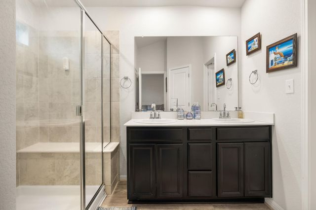 105 Sophora DR, Hutto, TX 78634