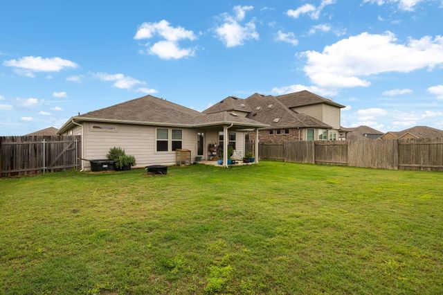 105 Sophora DR, Hutto, TX 78634
