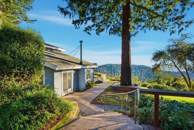 132 Pax Place Court, Aptos, CA 95003