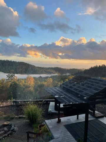 132 Pax Place Court, Aptos, CA 95003