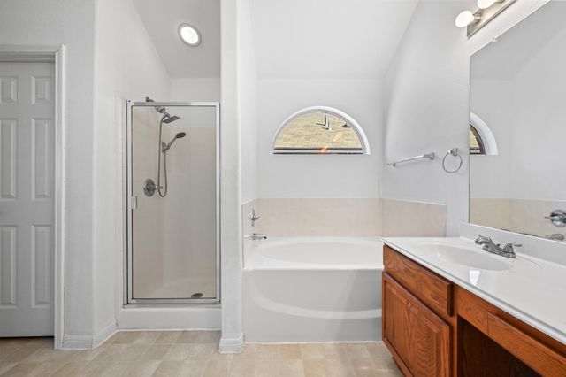 198 Valruth DR, Kyle, TX 78640