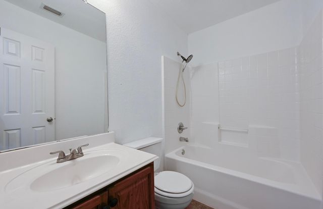 198 Valruth DR, Kyle, TX 78640