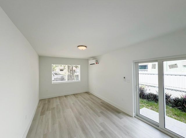 1135 NW 127th Street, North Miami, FL 33168