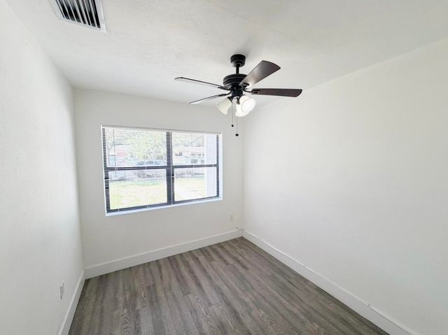 1135 NW 127th Street, North Miami, FL 33168