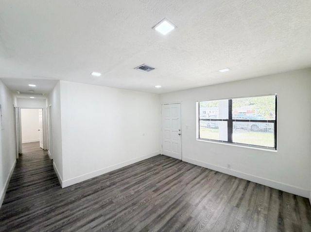 1135 NW 127th Street, North Miami, FL 33168