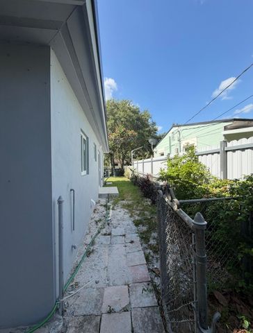 1135 NW 127th Street, North Miami, FL 33168