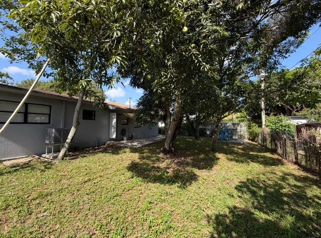 1135 NW 127th Street, North Miami, FL 33168