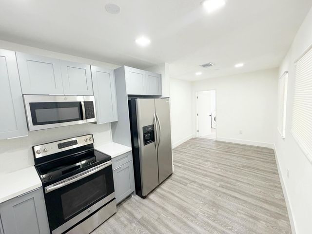 1135 NW 127th Street, North Miami, FL 33168