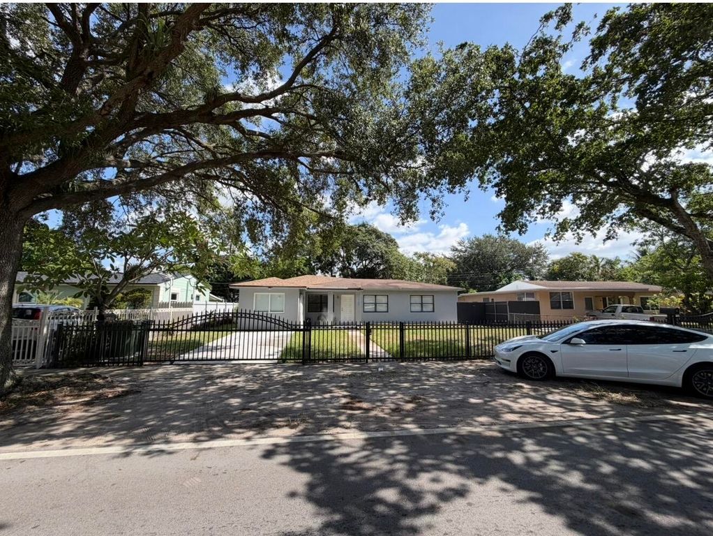 1135 NW 127th Street, North Miami, FL 33168