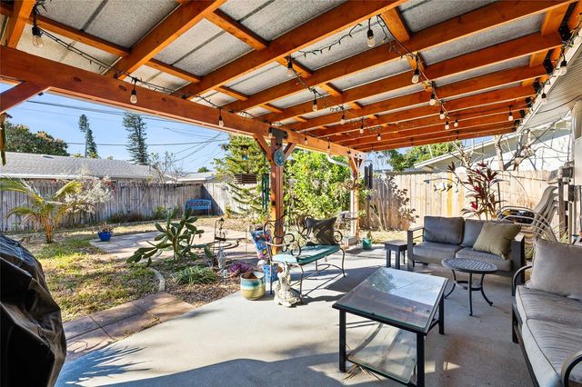 6801 15TH STREET S, St Petersburg, FL 33705