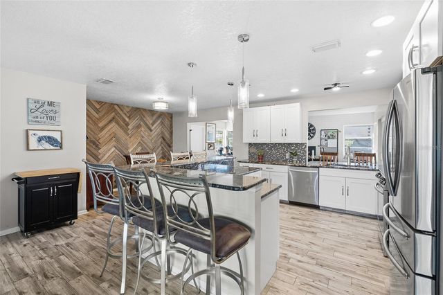 6801 15TH STREET S, St Petersburg, FL 33705