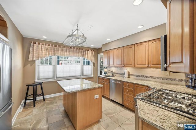 17 Pascack Road, Park Ridge, NJ 07656