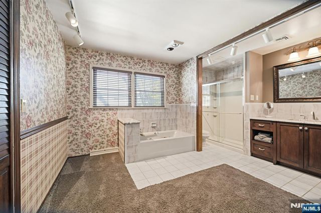 17 Pascack Road, Park Ridge, NJ 07656