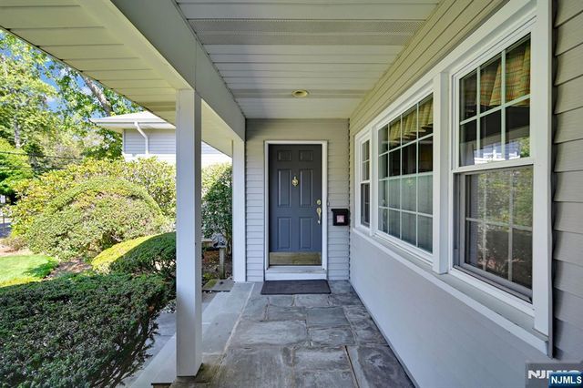 17 Pascack Road, Park Ridge, NJ 07656