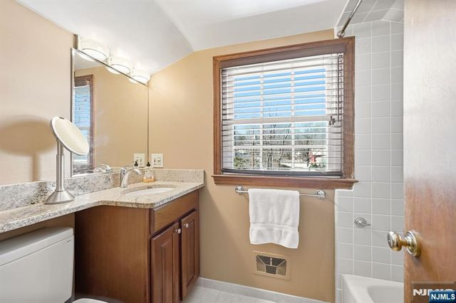 17 Pascack Road, Park Ridge, NJ 07656