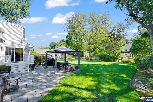 17 Pascack Road, Park Ridge, NJ 07656