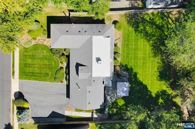 17 Pascack Road, Park Ridge, NJ 07656