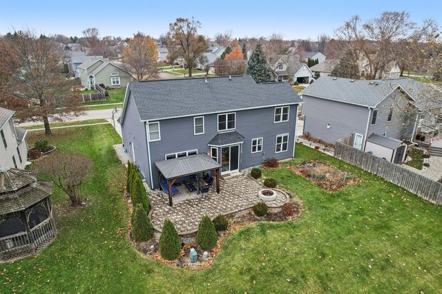 220 S Glenbrook Trail, Mchenry, IL 60050