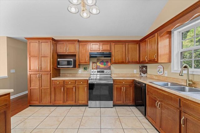 828 Nelson Kile Road NE, Dalton, GA 30721