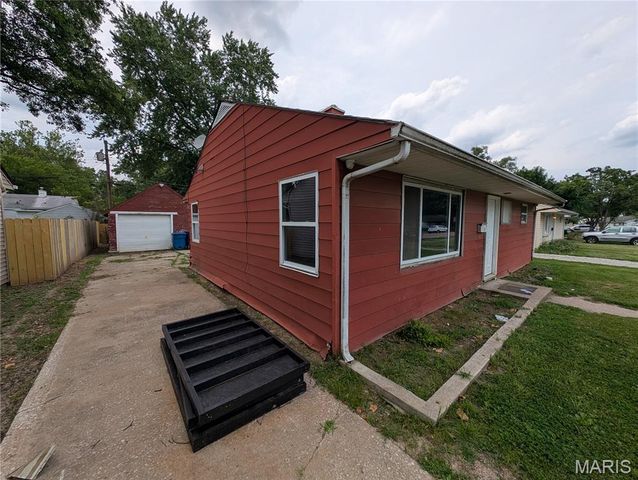 1138 Lilac Drive, Belleville, IL 62220