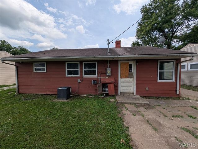 1138 Lilac Drive, Belleville, IL 62220