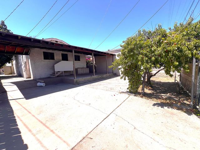 3223 E Madison Avenue, Fresno, CA 93702