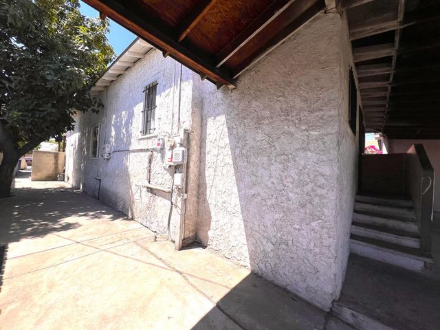 3223 E Madison Avenue, Fresno, CA 93702