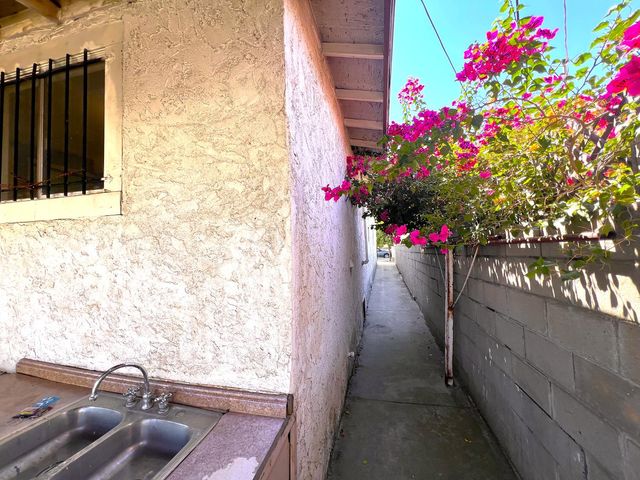 3223 E Madison Avenue, Fresno, CA 93702