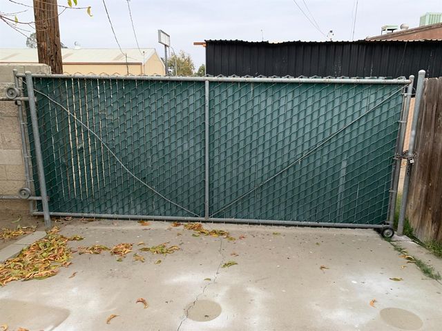 3223 E Madison Avenue, Fresno, CA 93702