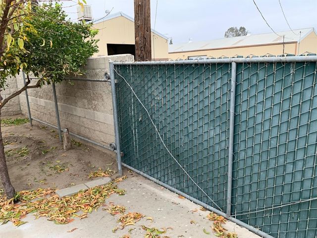 3223 E Madison Avenue, Fresno, CA 93702